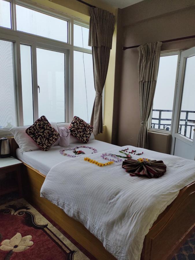 Hotel High Ground Inn Sarangkot Покхара Экстерьер фото
