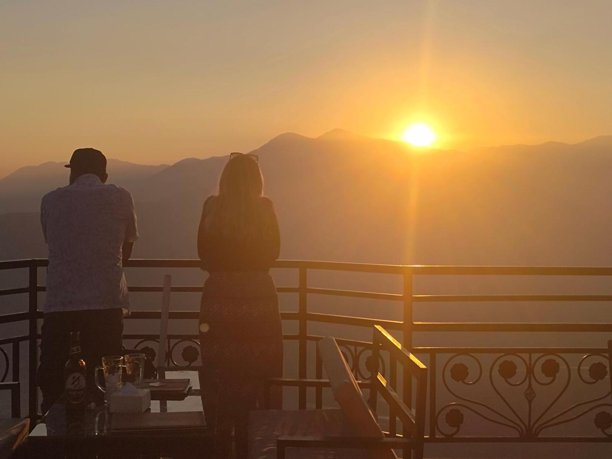 Hotel High Ground Inn Sarangkot Покхара Экстерьер фото