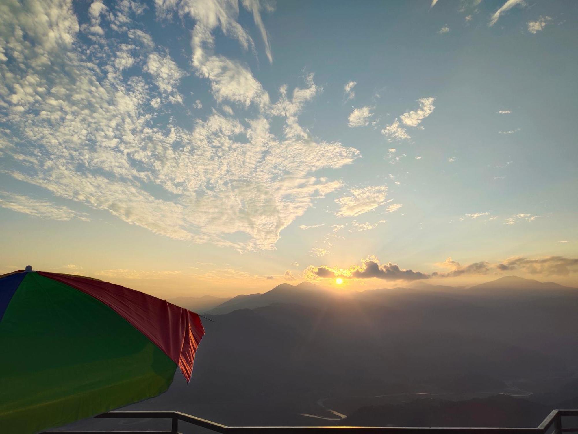 Hotel High Ground Inn Sarangkot Покхара Экстерьер фото