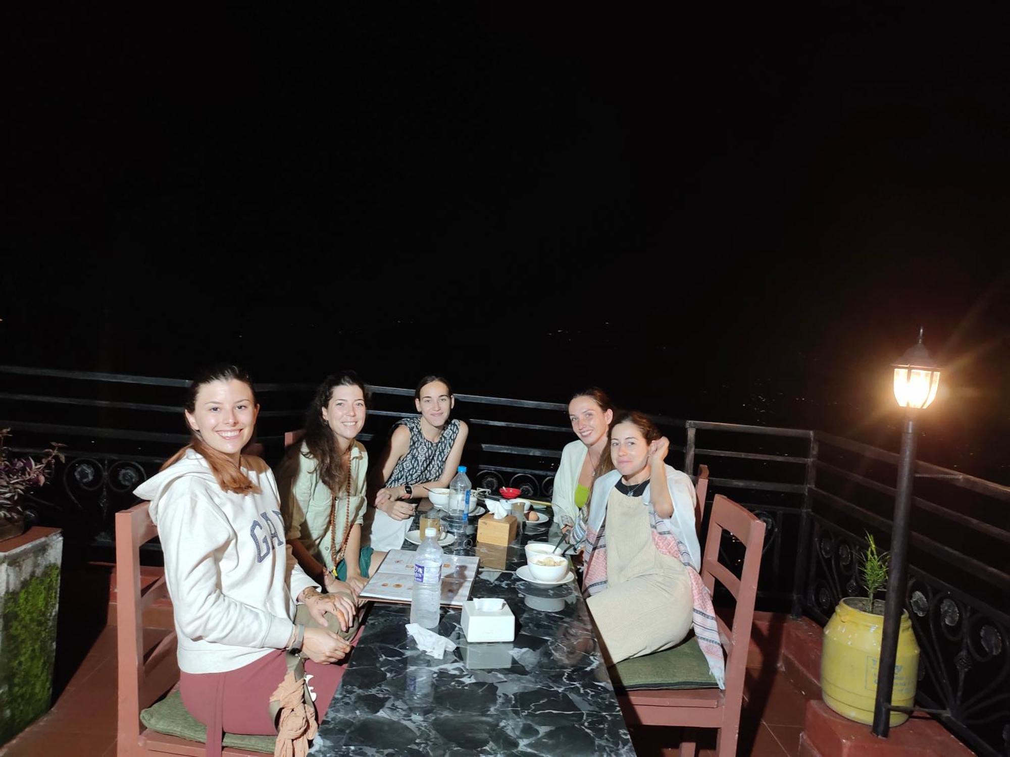 Hotel High Ground Inn Sarangkot Покхара Экстерьер фото
